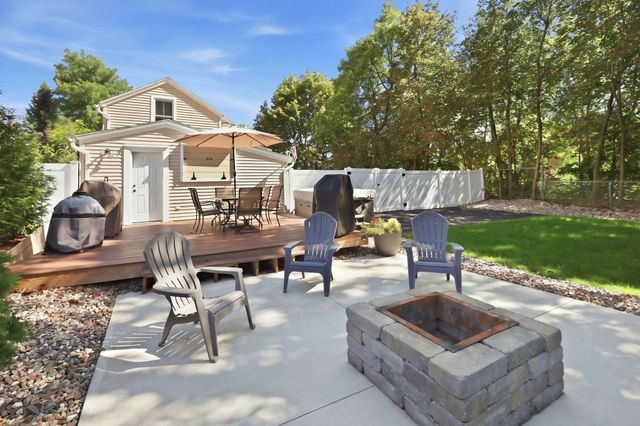 10 Canal St, South Hadley, MA 01075
