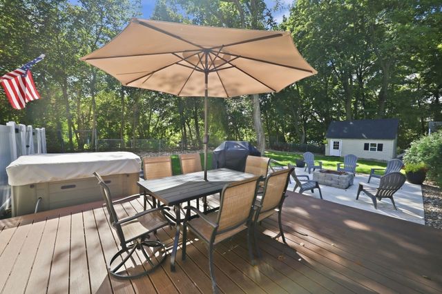 10 Canal St, South Hadley, MA 01075