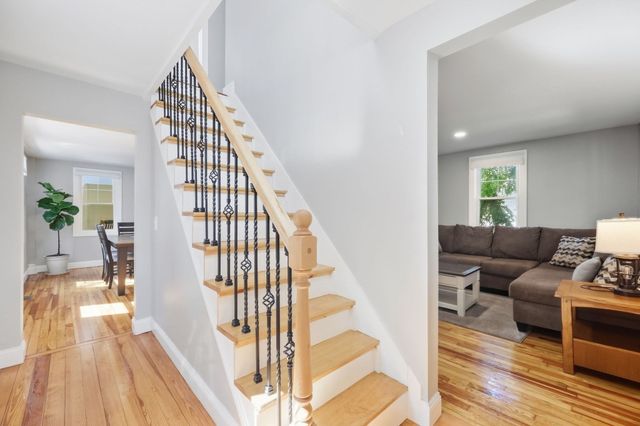 10 Canal St, South Hadley, MA 01075