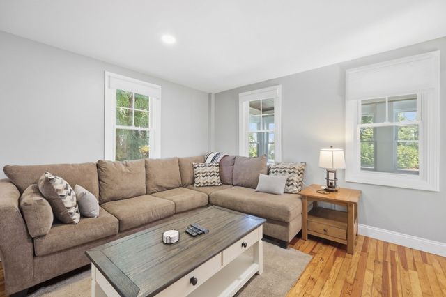 10 Canal St, South Hadley, MA 01075
