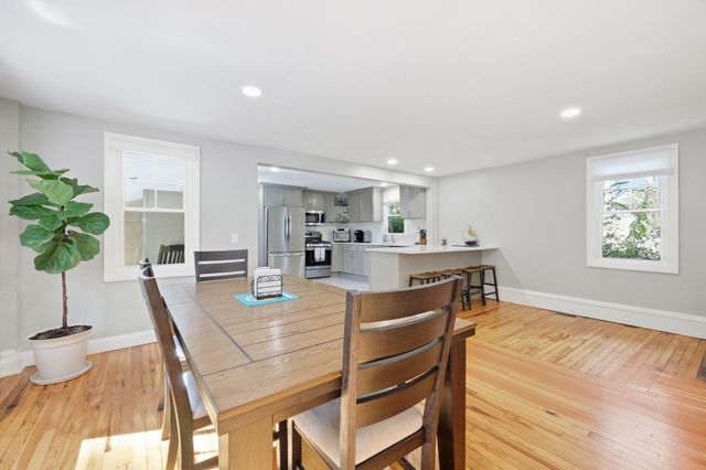 10 Canal St, South Hadley, MA 01075