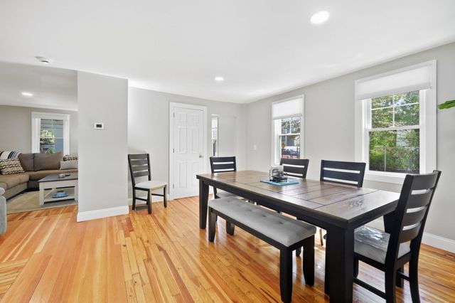 10 Canal St, South Hadley, MA 01075