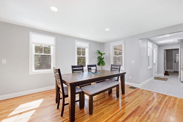 10 Canal St, South Hadley, MA 01075