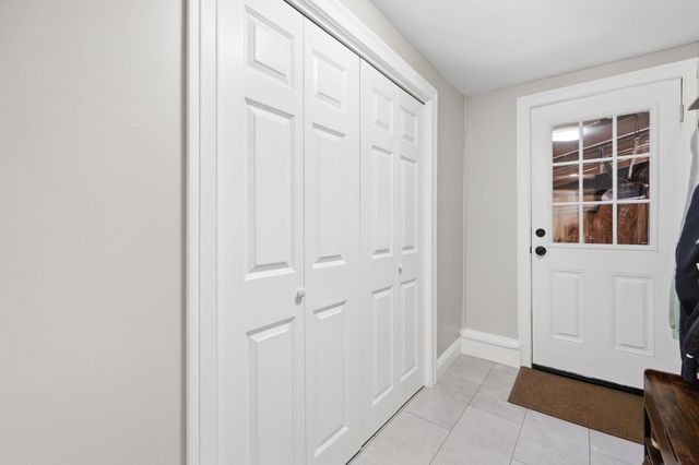 10 Canal St, South Hadley, MA 01075