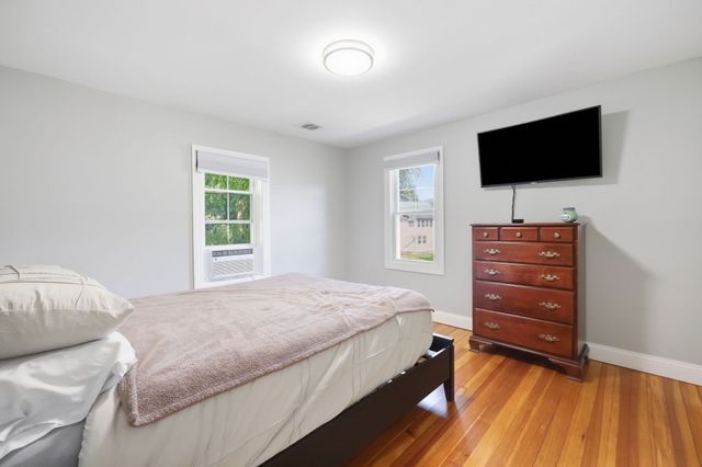 10 Canal St, South Hadley, MA 01075