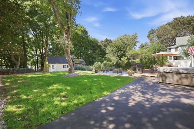 10 Canal St, South Hadley, MA 01075