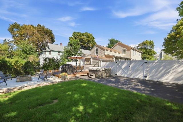 10 Canal St, South Hadley, MA 01075