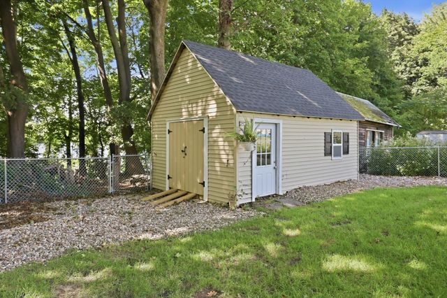 10 Canal St, South Hadley, MA 01075
