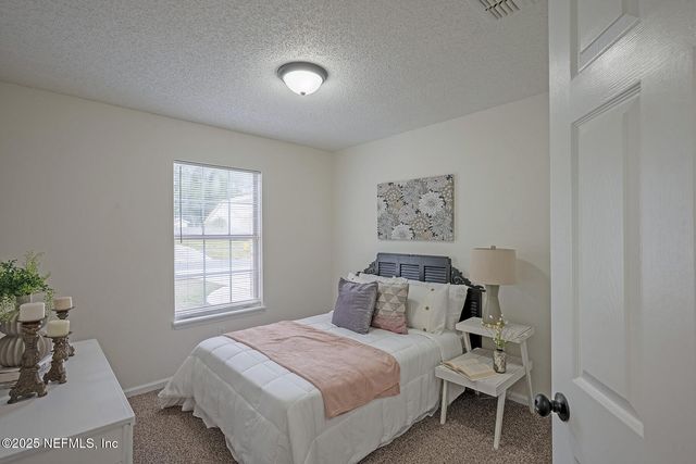 8754 HAMMOND FOREST Drive, Jacksonville, FL 32221