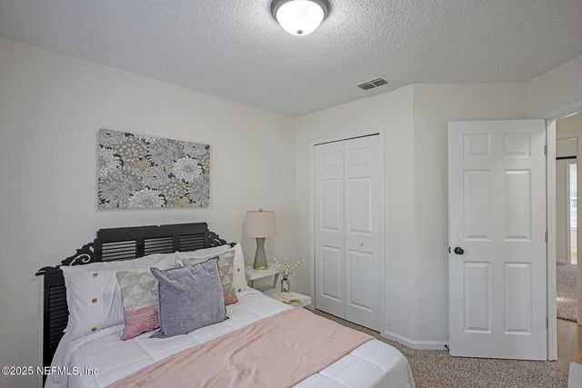 8754 HAMMOND FOREST Drive, Jacksonville, FL 32221