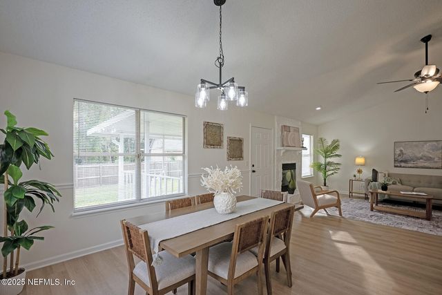 8754 HAMMOND FOREST Drive, Jacksonville, FL 32221