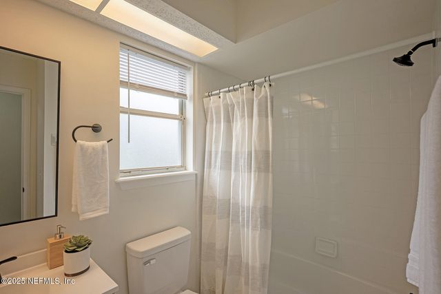 8754 HAMMOND FOREST Drive, Jacksonville, FL 32221