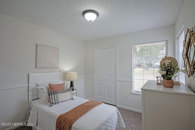 8754 HAMMOND FOREST Drive, Jacksonville, FL 32221