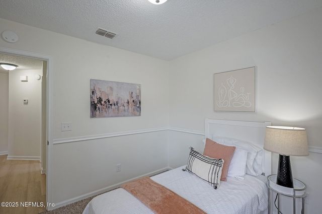 8754 HAMMOND FOREST Drive, Jacksonville, FL 32221