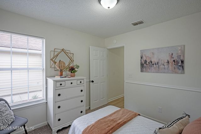 8754 HAMMOND FOREST Drive, Jacksonville, FL 32221