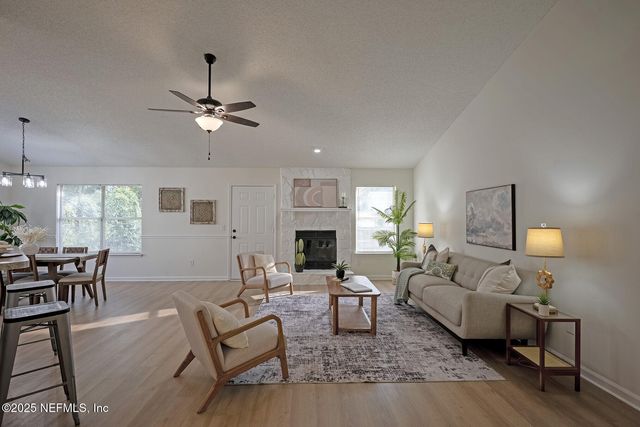 8754 HAMMOND FOREST Drive, Jacksonville, FL 32221