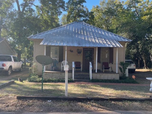 703 E Terrell Avenue, Crockett, TX 75835