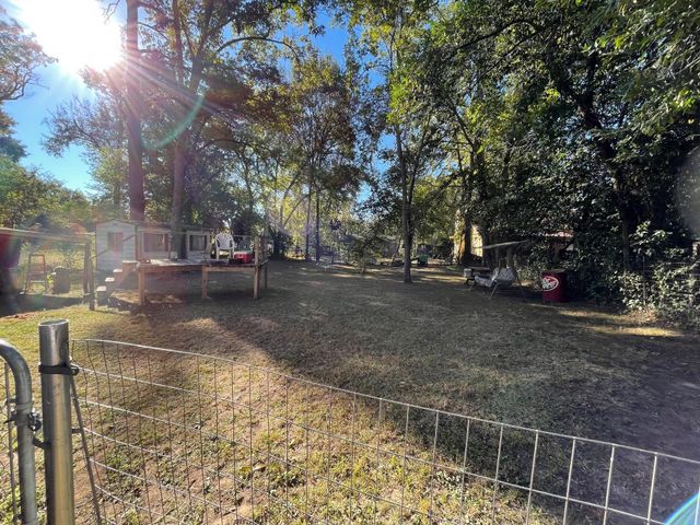 703 E Terrell Avenue, Crockett, TX 75835