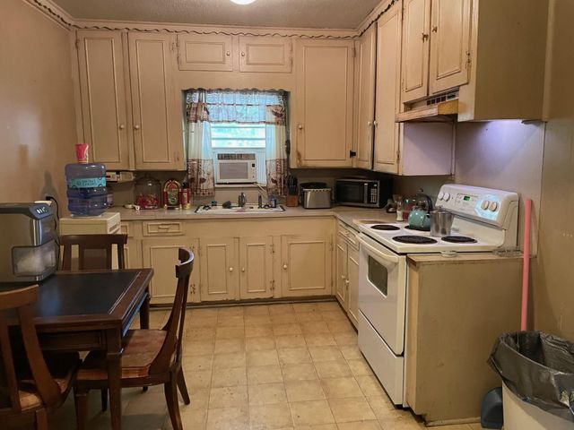 703 E Terrell Avenue, Crockett, TX 75835