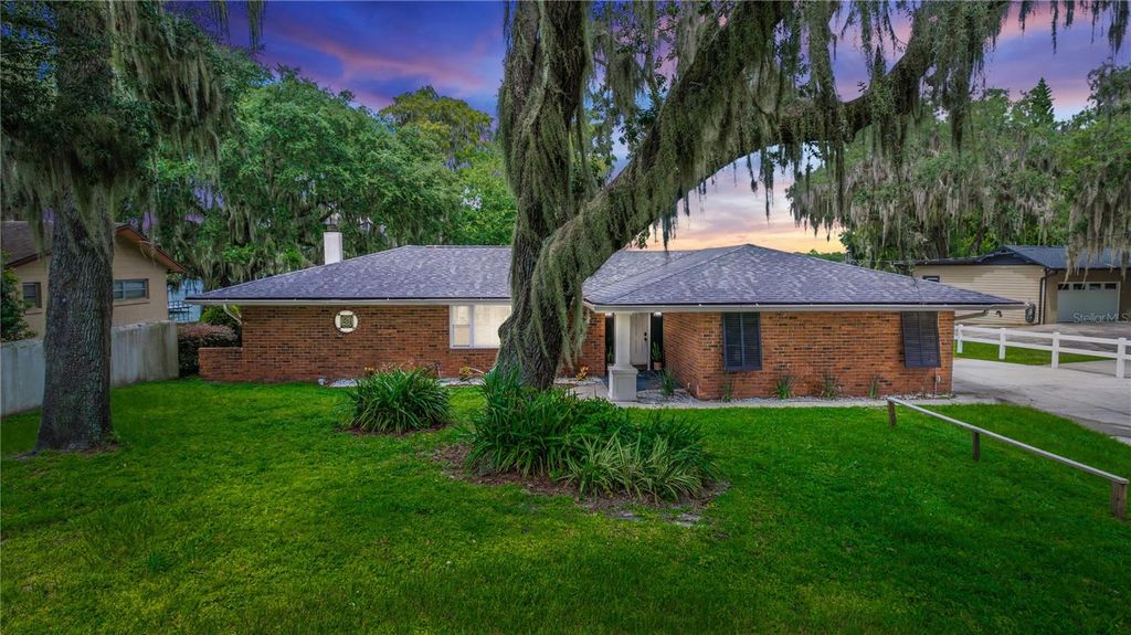 5584 N DEAN ROAD, Orlando, FL 32817