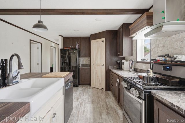 17107 Detroiter, Springfield Charter Township, MI 48350