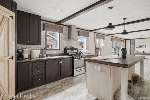 17107 Detroiter, Springfield Charter Township, MI 48350