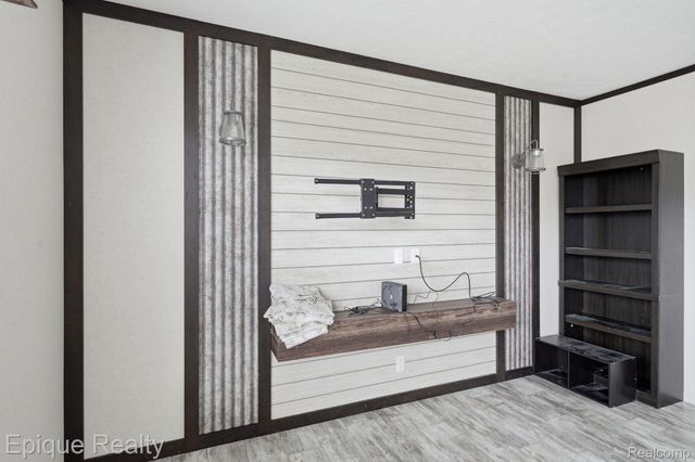 17107 Detroiter, Springfield Charter Township, MI 48350