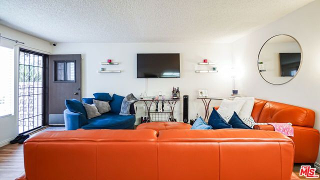 6151 Canterbury Drive 103, Culver City, CA 90230