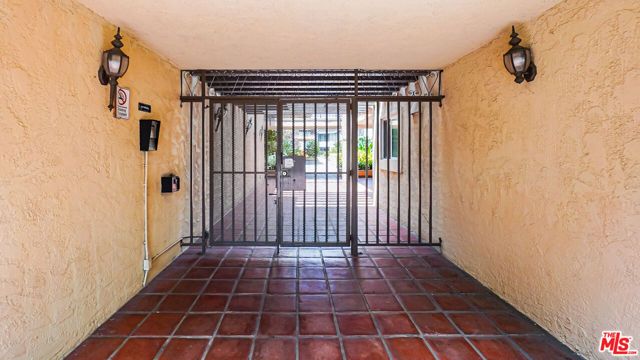 6151 Canterbury Drive 103, Culver City, CA 90230