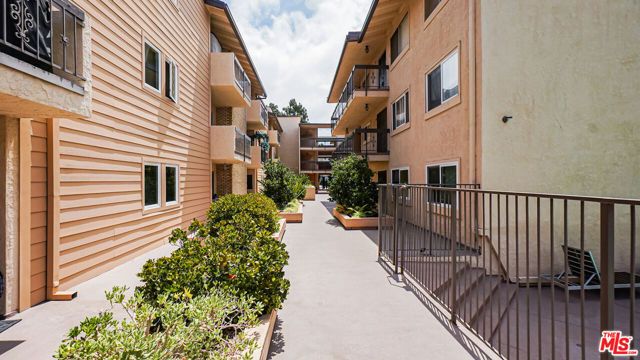 6151 Canterbury Drive 103, Culver City, CA 90230