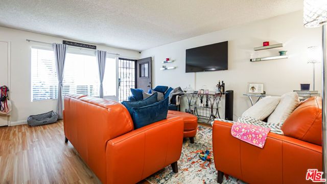6151 Canterbury Drive 103, Culver City, CA 90230