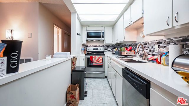 6151 Canterbury Drive 103, Culver City, CA 90230