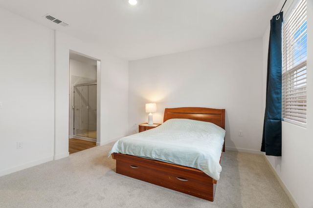 8462 Kissa Cir, Elk Grove, CA 95757