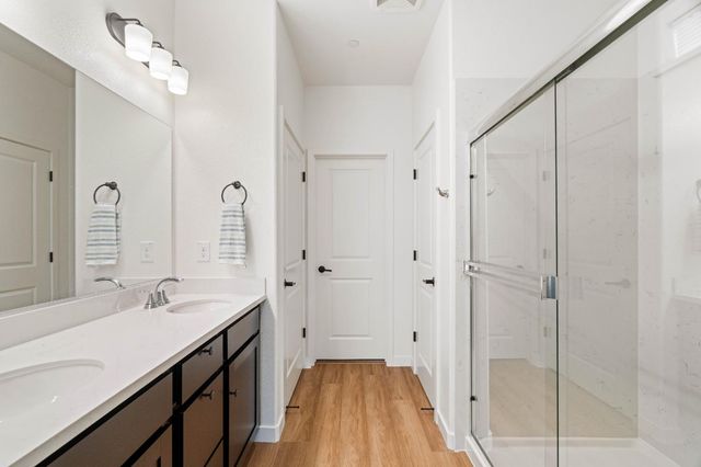 8462 Kissa Cir, Elk Grove, CA 95757