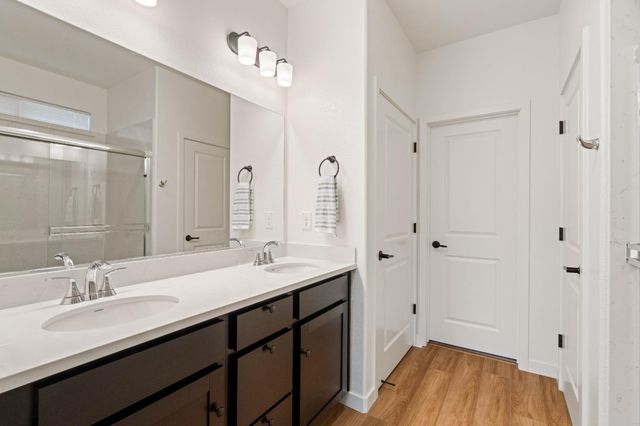 8462 Kissa Cir, Elk Grove, CA 95757