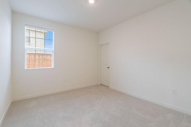 8462 Kissa Cir, Elk Grove, CA 95757