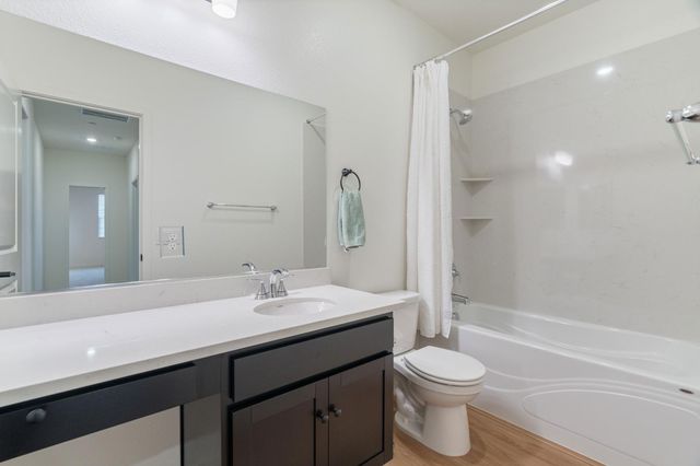 8462 Kissa Cir, Elk Grove, CA 95757