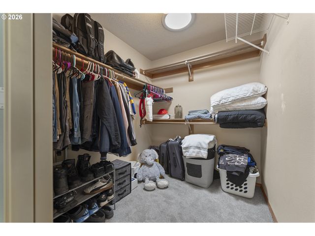 16552 Sw HENDERSON Ct, Beaverton, OR 97007