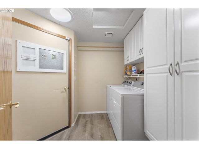 16552 Sw HENDERSON Ct, Beaverton, OR 97007