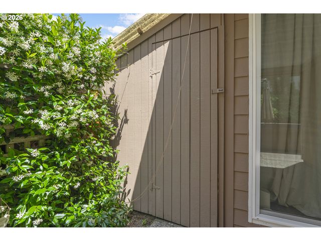16552 Sw HENDERSON Ct, Beaverton, OR 97007