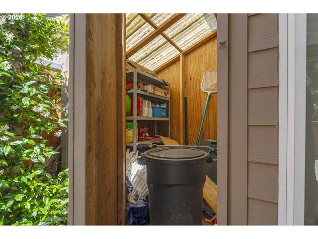 16552 Sw HENDERSON Ct, Beaverton, OR 97007