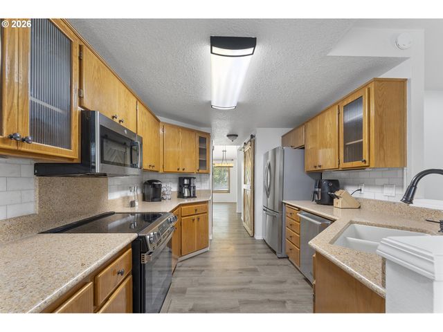 16552 Sw HENDERSON Ct, Beaverton, OR 97007