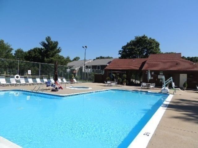 46 Silver Hill 10, Natick, MA 01760