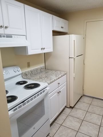 46 Silver Hill 10, Natick, MA 01760