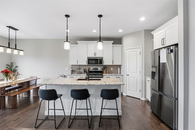 1935 Bowstring Dr, Marion, IA 52302