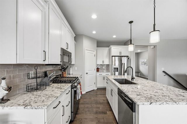 1935 Bowstring Dr, Marion, IA 52302