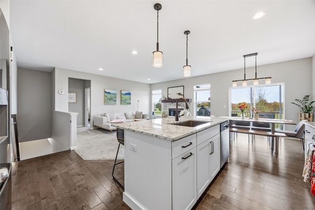 1935 Bowstring Dr, Marion, IA 52302