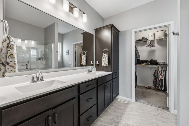 1935 Bowstring Dr, Marion, IA 52302