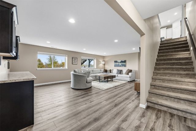 1935 Bowstring Dr, Marion, IA 52302