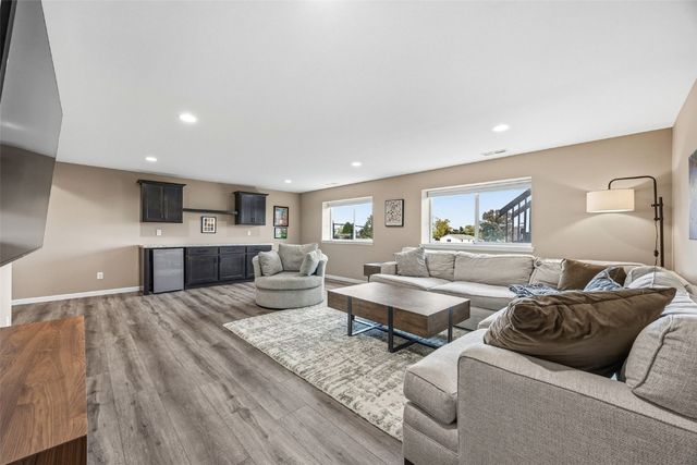 1935 Bowstring Dr, Marion, IA 52302